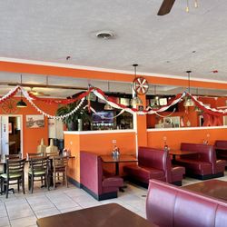 Los Vaqueros Mexican Restaraunt - Seating