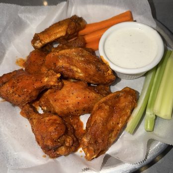 EJ's Pub - Bixby Knolls - Wings - Sports Bars Near Me - Long Beach, California