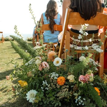 River Road Botanicals - Florists Near Me - Fredericksburg, Texas