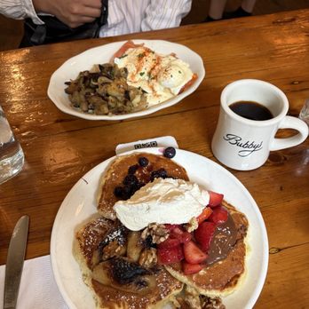 Bubby's Tribeca - Pancake Flight, Eggs Benedict, Coffee - American Near Me - New York, New York
