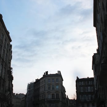 Place du Palais - Landmarks & Historical Buildings Near Me - Bordeaux, 33