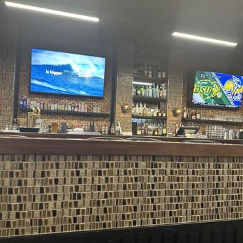 808 Craft House - inside - Hawaiian Near Me - Kapolei, Hawaii