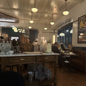 Cassis - Such a cute place! - French Near Me - Milwaukee, Wisconsin
