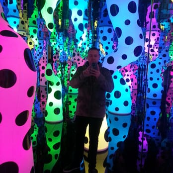 David Zwirner - Yayoi Kusama exhibit - Art Galleries Near Me - New York, New York