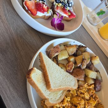 Casa Mia - Two egg any style w/chorizo scramble, potatoes. Berry toast. - Breakfast & Brunch Near Me - Mountain View, California Casa Mia - Two egg any style w/chorizo scramble, potatoes. Berry toast. - Breakfast & Brunch Near Me - Mountain View, California