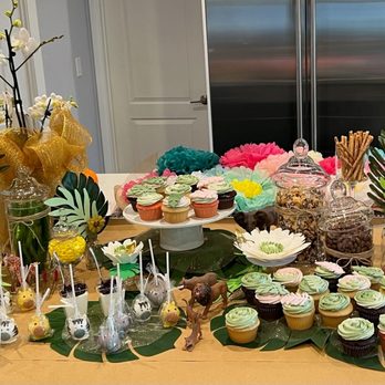 Izzy's Cake Pops - Animal cake pops scattered throughout. - Desserts Near Me - Santa Ana, California