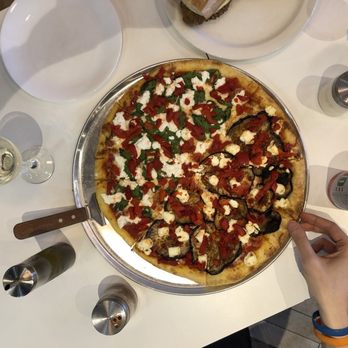 Classico Louie's Pizzeria - Pizza Near Me - Toronto, Ontario Classico Louie's Pizzeria - Pizza Near Me - Toronto, Ontario
