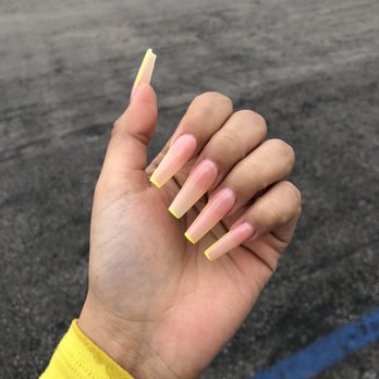 Molo's Nail - Nail Technicians Near Me - El Monte, California