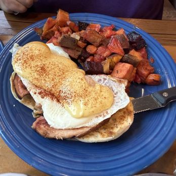 Duluth Grill - Eggs Benny - Breakfast & Brunch Near Me - Duluth, Minnesota