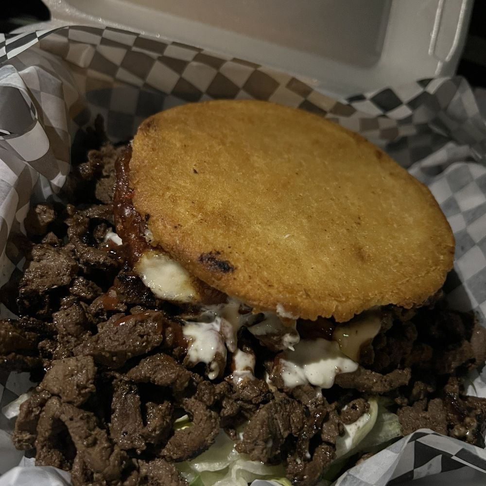 Avila Arepa - Arepa con carne asada - Venezuelan Near Me - Dallas, Texas Avila Arepa - Arepa con carne asada - Venezuelan Near Me - Dallas, Texas