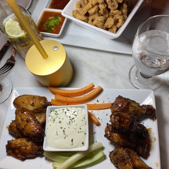 Dutch's Lounge - Appetizers - fried calamari & wings - Lounges Near Me - Newark, New Jersey