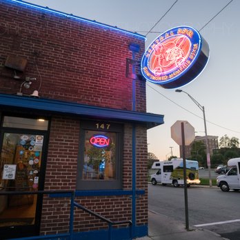 Central BBQ - storefront - Barbeque Near Me - Memphis, Tennessee Central BBQ - storefront - Barbeque Near Me - Memphis, Tennessee