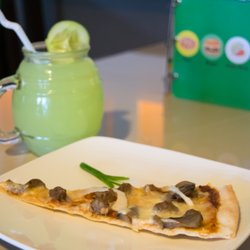 Mi' Grande - green lemonade with slice of pizza! HEAVEN!