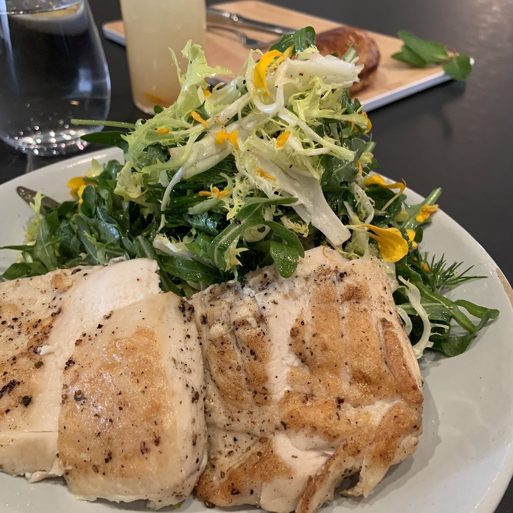 Fanny's - Simple greens salad with chicken - Cocktail Bars Near Me - Los Angeles, California