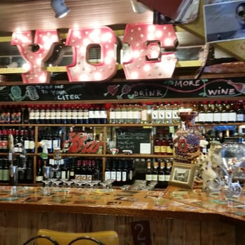 Yellow Dog Eats - Bar area - Sandwiches Near Me - Windermere, Florida