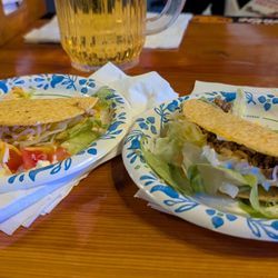 Linda Lou's - Chicken & beef tacos