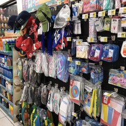 7-Eleven - Little shopping options