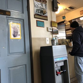 Econo Lube N Tune - Oil Change Stations Near Me - Montebello, California