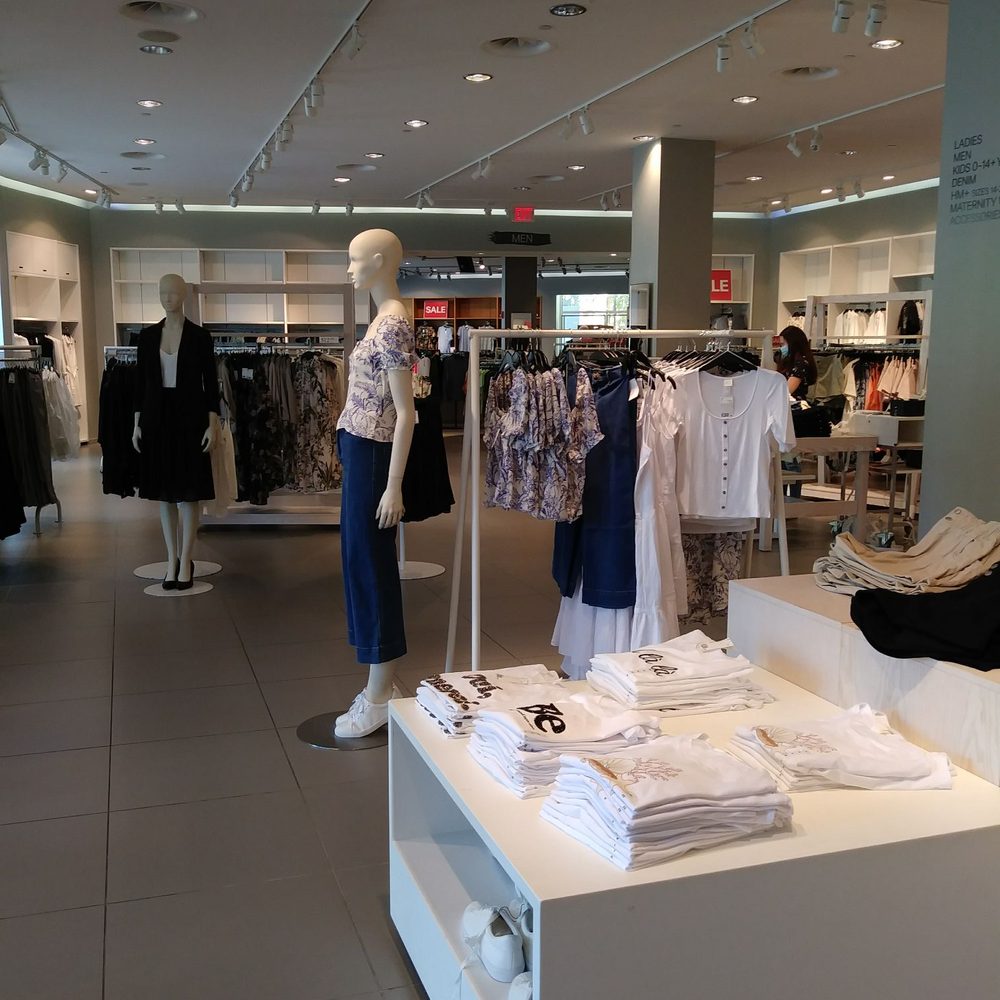 H&M - Women's Clothing Near Me - Hillsboro, Oregon H&M - Women's Clothing Near Me - Hillsboro, Oregon