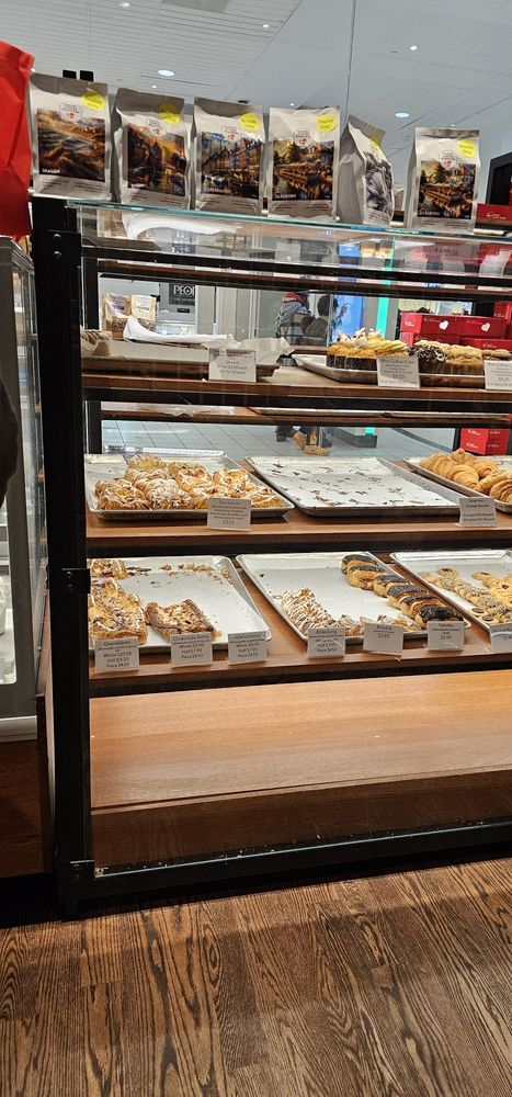 Danish Pastry House Logo