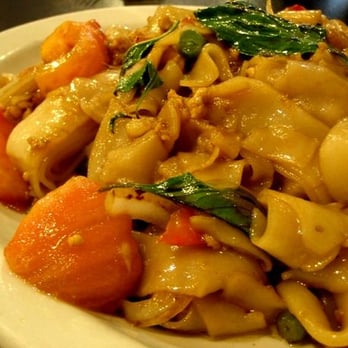 Racha Café - pad kee mao - Thai Near Me - Berkeley, California