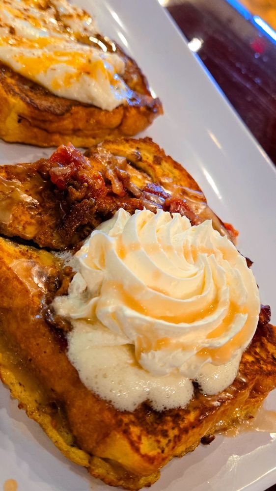 Social spots from Bay and Berry