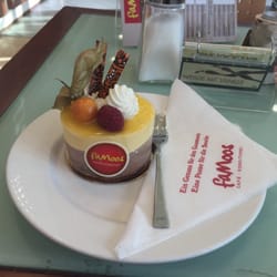 Cafe & Konditorei faMoos - Mango Schokotörtchen