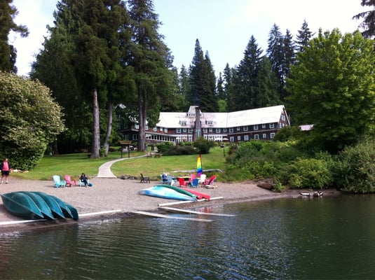 Lake Quinault Lodge by null