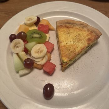 Jumps - Quiche of the day with fresh fruit - New American Near Me - Grosse Pointe Farms, Michigan
