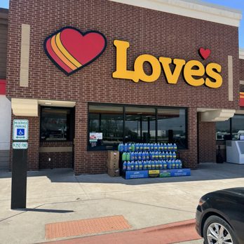 Love's Travel Stop - Convenience Stores Near Me - Hampshire, Illinois Love's Travel Stop - Convenience Stores Near Me - Hampshire, Illinois