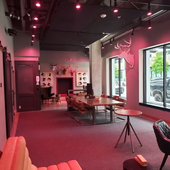 Moxy Seattle Downtown - Hotels Near Me - Seattle, Washington