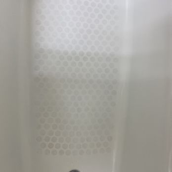 Glendale Express Hotel - Dirty bathtub - Hotels Near Me - Glendale, California