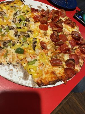 Plank's Cafe & Pizzeria by null