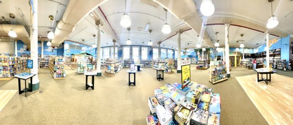 Barnes & Noble by null