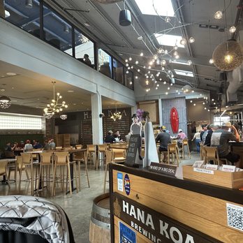 Hana Koa Brewing - Inside - Breweries Near Me - Honolulu, Hawaii