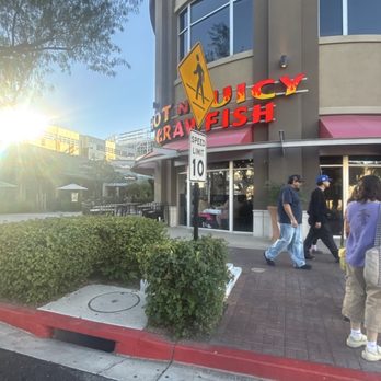 Hot N Juicy Crawfish - Seafood Near Me - Glendale, Arizona