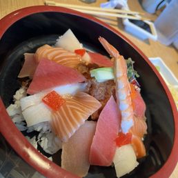 Chirashi bowl Chirashi bowl