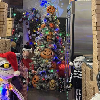 Florentina's Pizza and Pasta - Love their Nightmare before xmas decor! - Pizza Near Me - Clovis, California Florentina's Pizza and Pasta - Love their Nightmare before xmas decor! - Pizza Near Me - Clovis, California