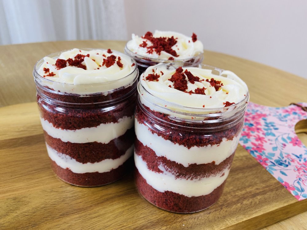 Sweet Minis Cakes & Bakes