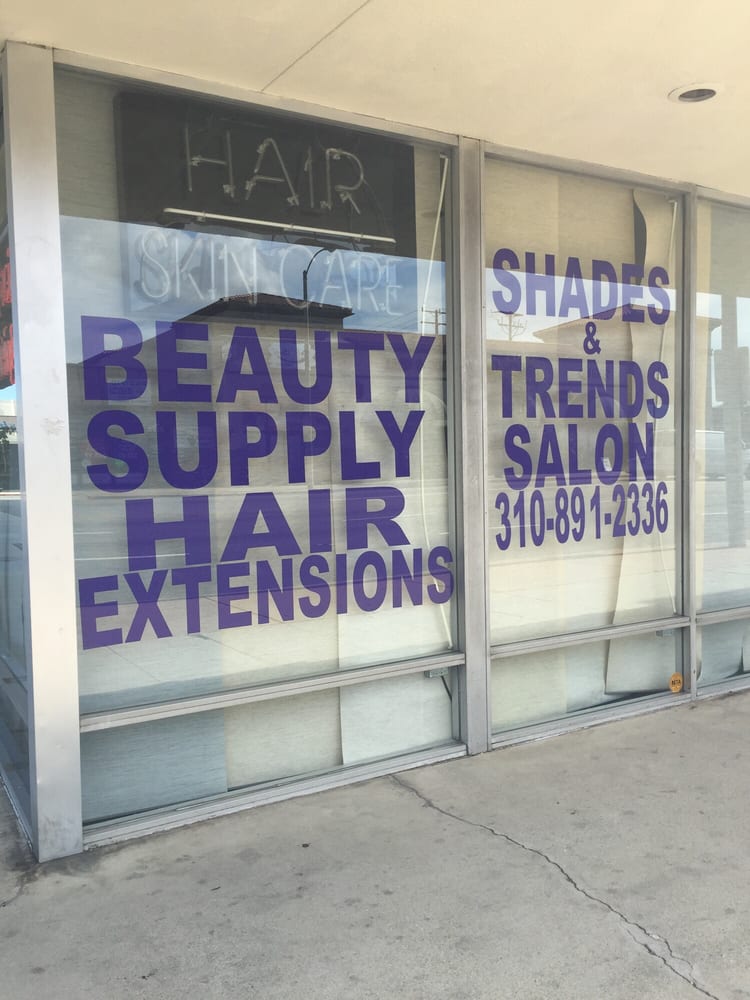 Shades & Trends Salon Logo
