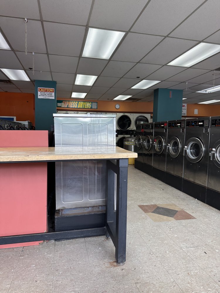 D’ FAMILY LAUNDROMAT Updated September 2024 29 Photos & 26 Reviews