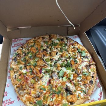 Pizza Twist - Tikka Masala Pizza - Pizza Near Me - West Lafayette, Indiana Pizza Twist - Tikka Masala Pizza - Pizza Near Me - West Lafayette, Indiana