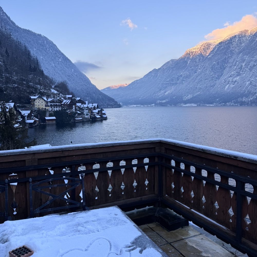 Seehotel Grüner Baum - Balcony of hotel room - Hotels Near Me - Hallstatt, 4 Seehotel Grüner Baum - Balcony of hotel room - Hotels Near Me - Hallstatt, 4