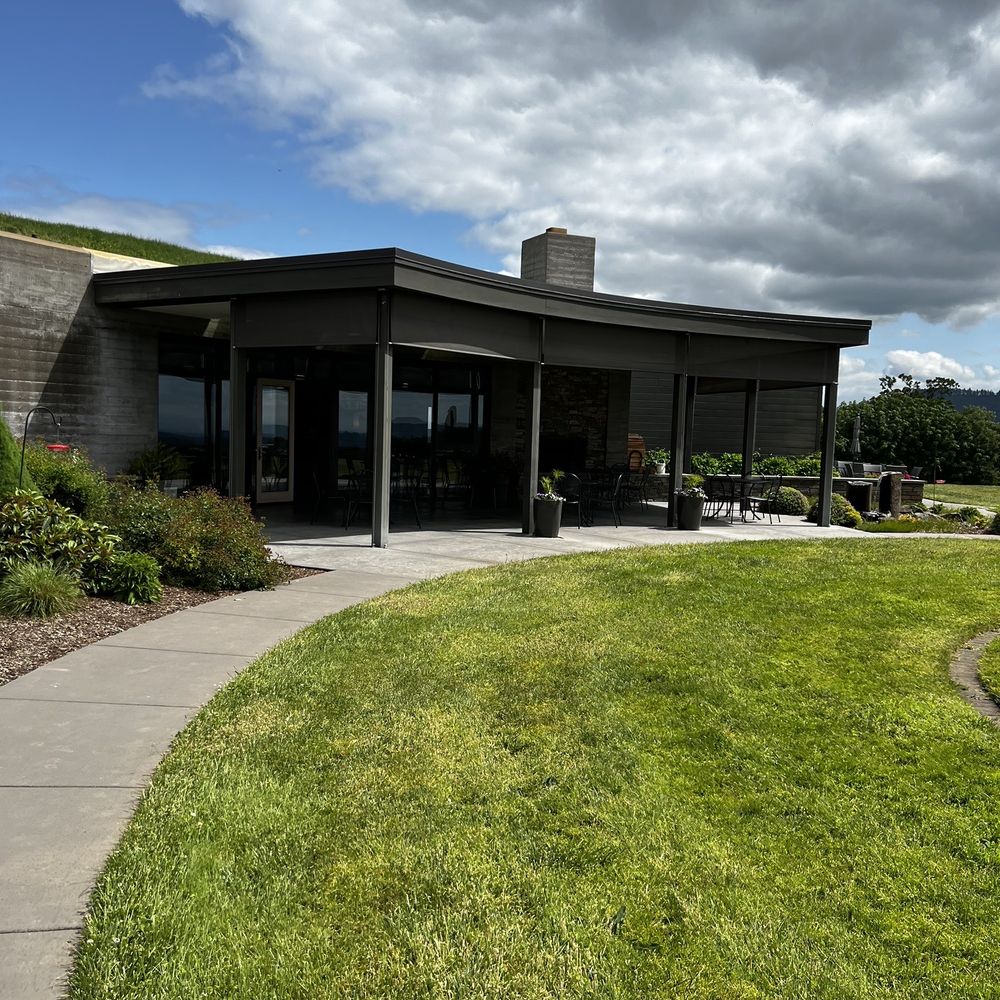 Fairsing Vineyard - Tasting room - Wine Tasting Room Near Me - Yamhill, Oregon Fairsing Vineyard - Tasting room - Wine Tasting Room Near Me - Yamhill, Oregon