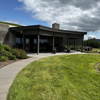 Fairsing Vineyard - Tasting room - Wine Tasting Room Near Me - Yamhill, Oregon Fairsing Vineyard - Tasting room - Wine Tasting Room Near Me - Yamhill, Oregon