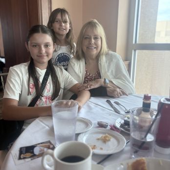 Messina's Runway Cafe - Breakfast & Brunch Near Me - New Orleans, Louisiana