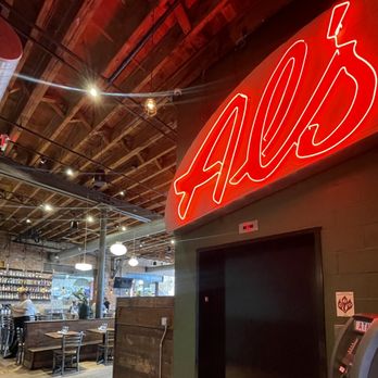 Dark Horse Bar & Eatery - Dark Horse interior - American Near Me - St Paul, Minnesota