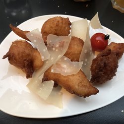 Cicchetteria Da Rosa - Fried dumplings with cheese filling - DELICIOUS!!