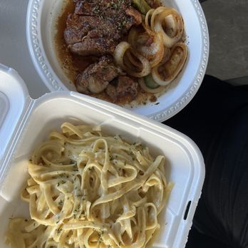 Brooks Restaurant And Bar - Steak Alfredo Pasta - Caribbean Near Me - St. Thomas, Virgin Islands