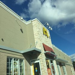 McDonalds of North Reading -- 13 Main Street / Route 28, North Reading Side Exterior